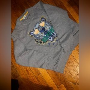 Size medium Kenzo gray sweatshirt.